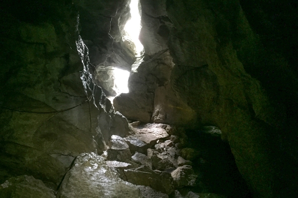Höhlenabenteuer im Val-de-Traves