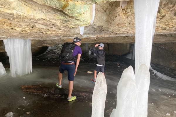 Grotte fraîche dans le Val-de-Travers