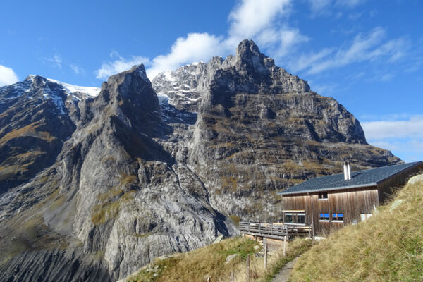 Loge sur le glacier inférieur de Grindelwald