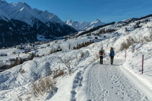 Excursiun d'enviern en las autezzas da la Lumnezia