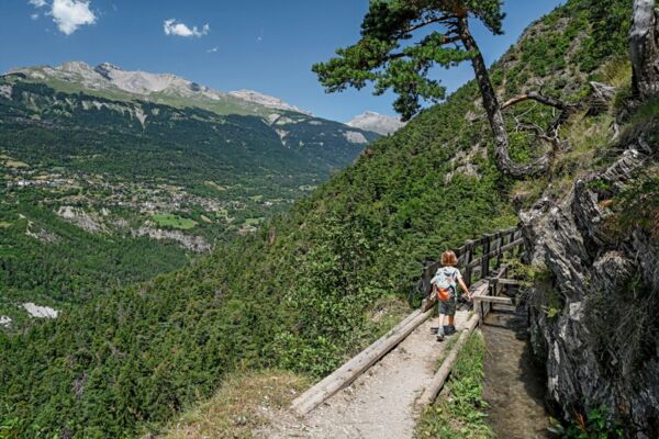 Vielfältige Wege an der Grand Bisse de Lens