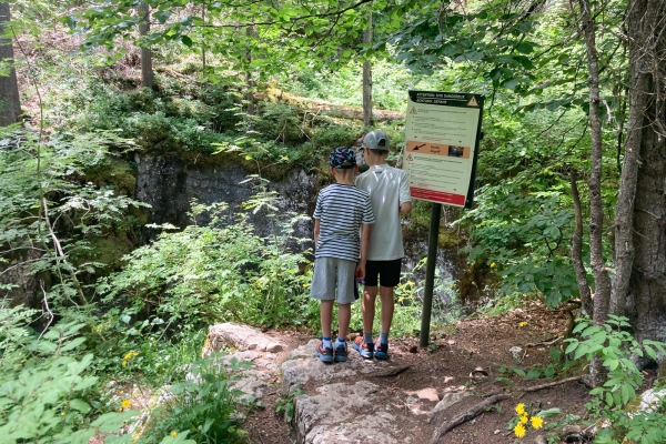 Grotte fraîche dans le Val-de-Travers