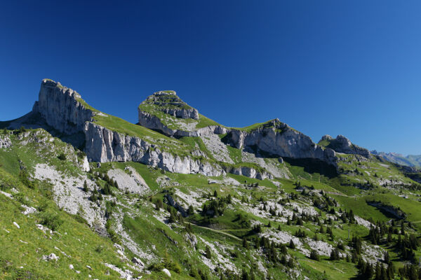 Zwei Gipfel oberhalb Leysin