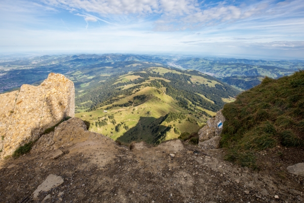 Sur la plus grande montagne de poudingue d’Europe