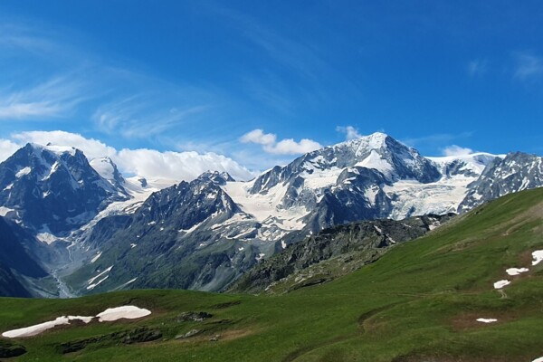 Cabane des Aiguilles Rouges d'Arolla 2829m