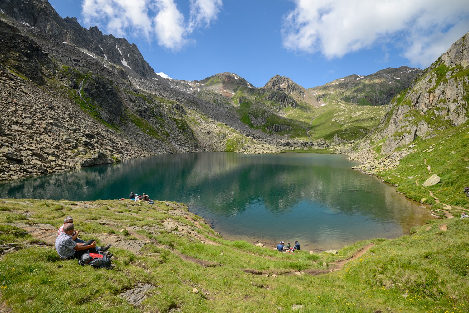 Le lac de Toma, un lieu idéal pour une halte. Photo: Daniel Fuchs