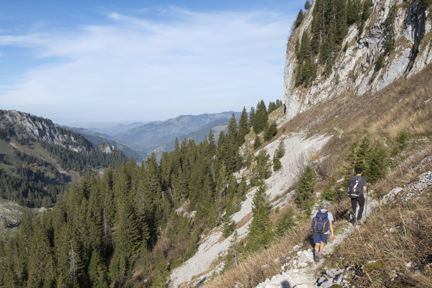 Au pied des montagnes du Breccaschlund, en direction du lac Noir. Photo: Markus Ruff