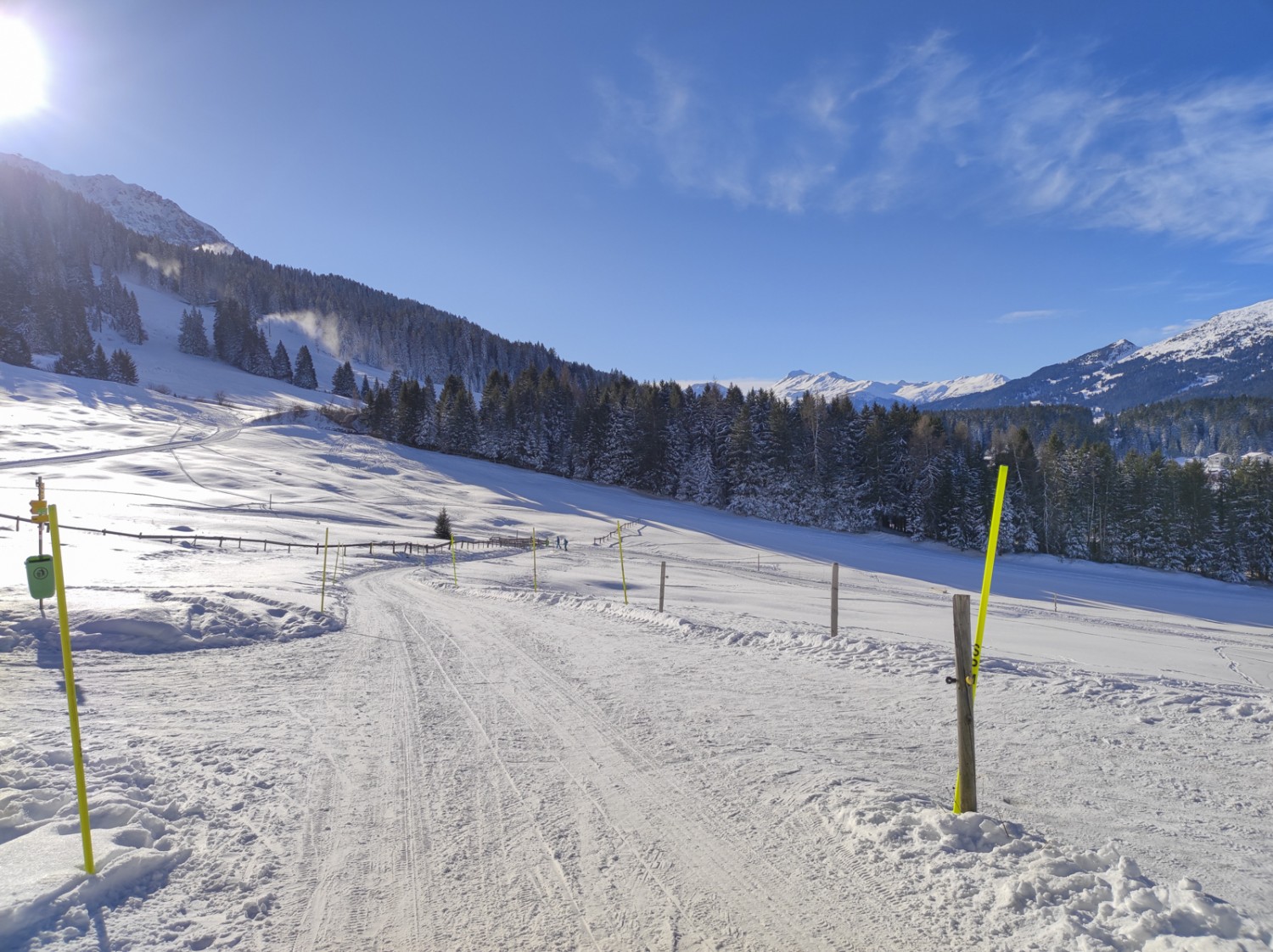 L’hiver, les routes se transforment en pistes de luge et chemins de randonnée hivernale. Photo: Michael Dubach
