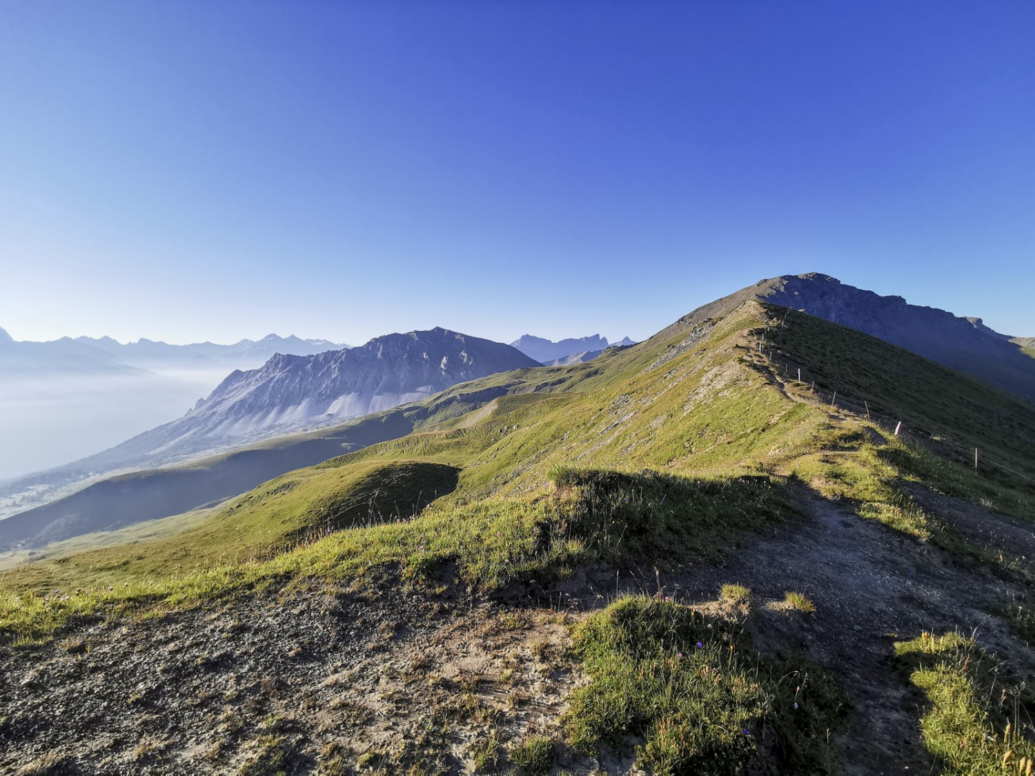 On peut se rendre en pèlerinage à Ziteil par la crête Feil. Photo: Andreas Staeger
