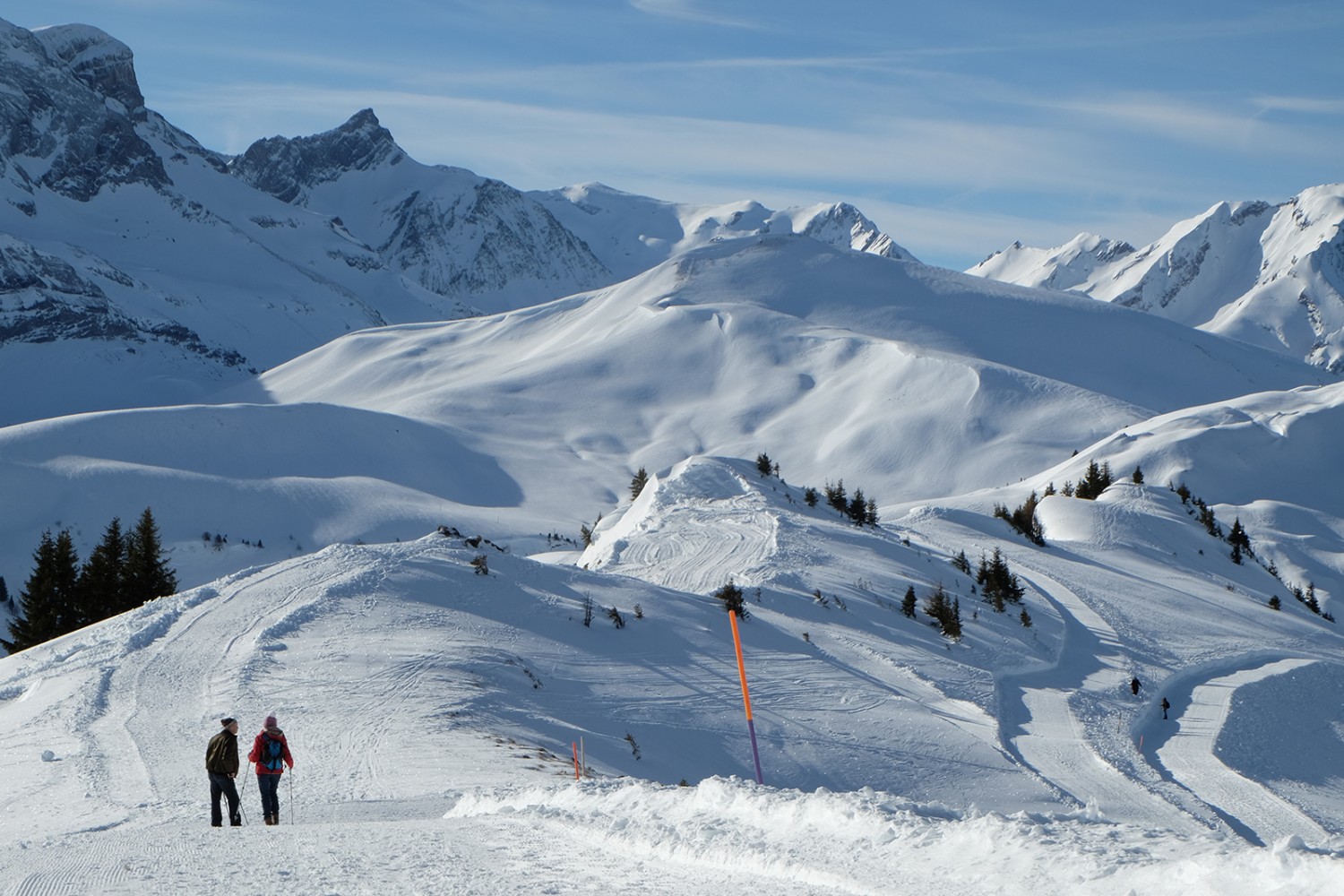 Sur le chemin de randonnée d’hiver menant au Leiterli. Vue sur les montagnes à l’ouest. Photos: Elsbeth Flüeler