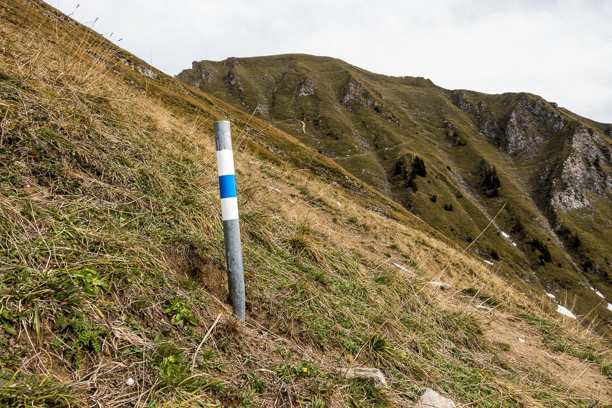 Le chemin qui mène au Montalin devient plus raide. Photo: Fredy Joss