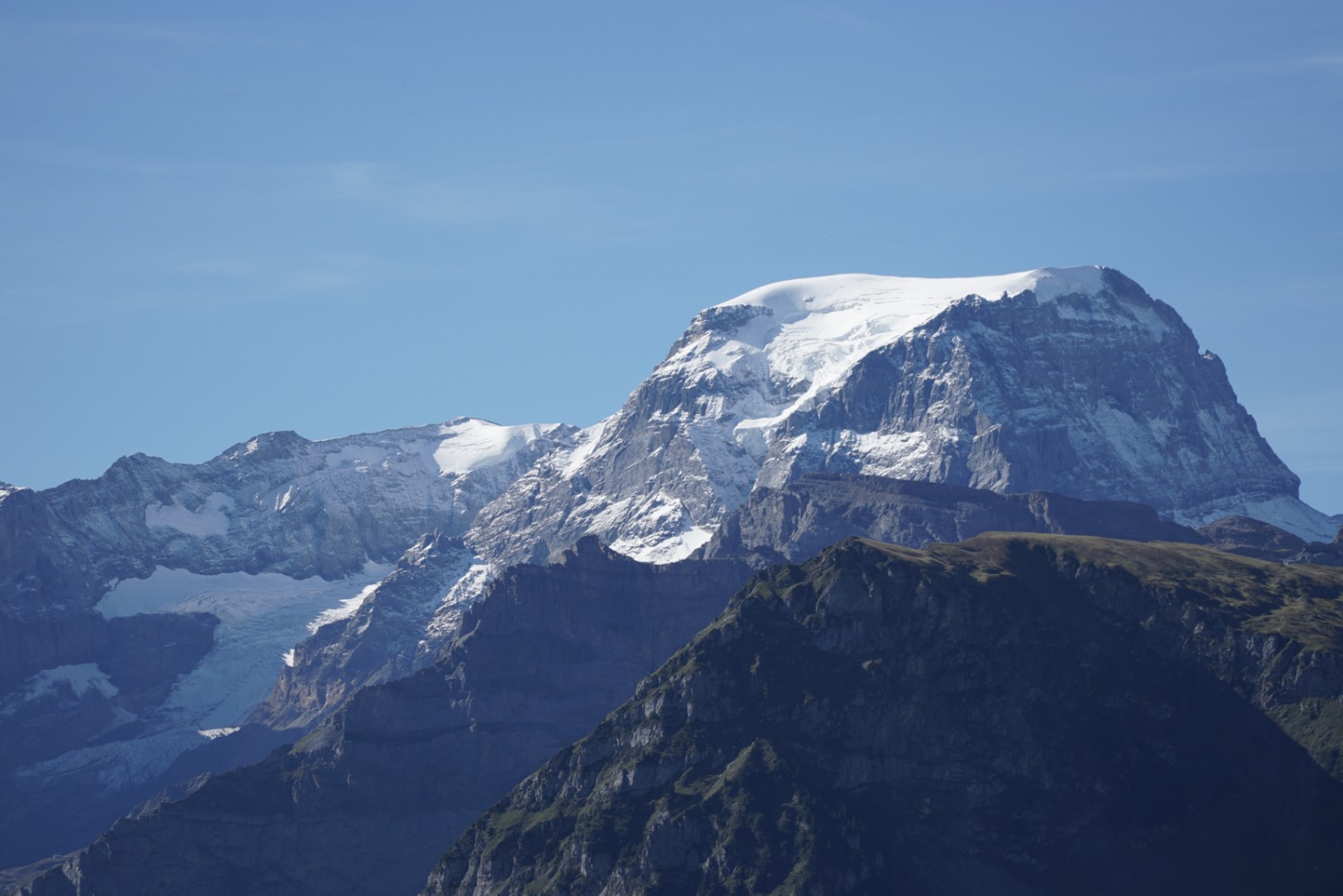 Vue typique du canton de Glaris: le sommet enneigé du Tödi. Photo: Mia Hofmann
