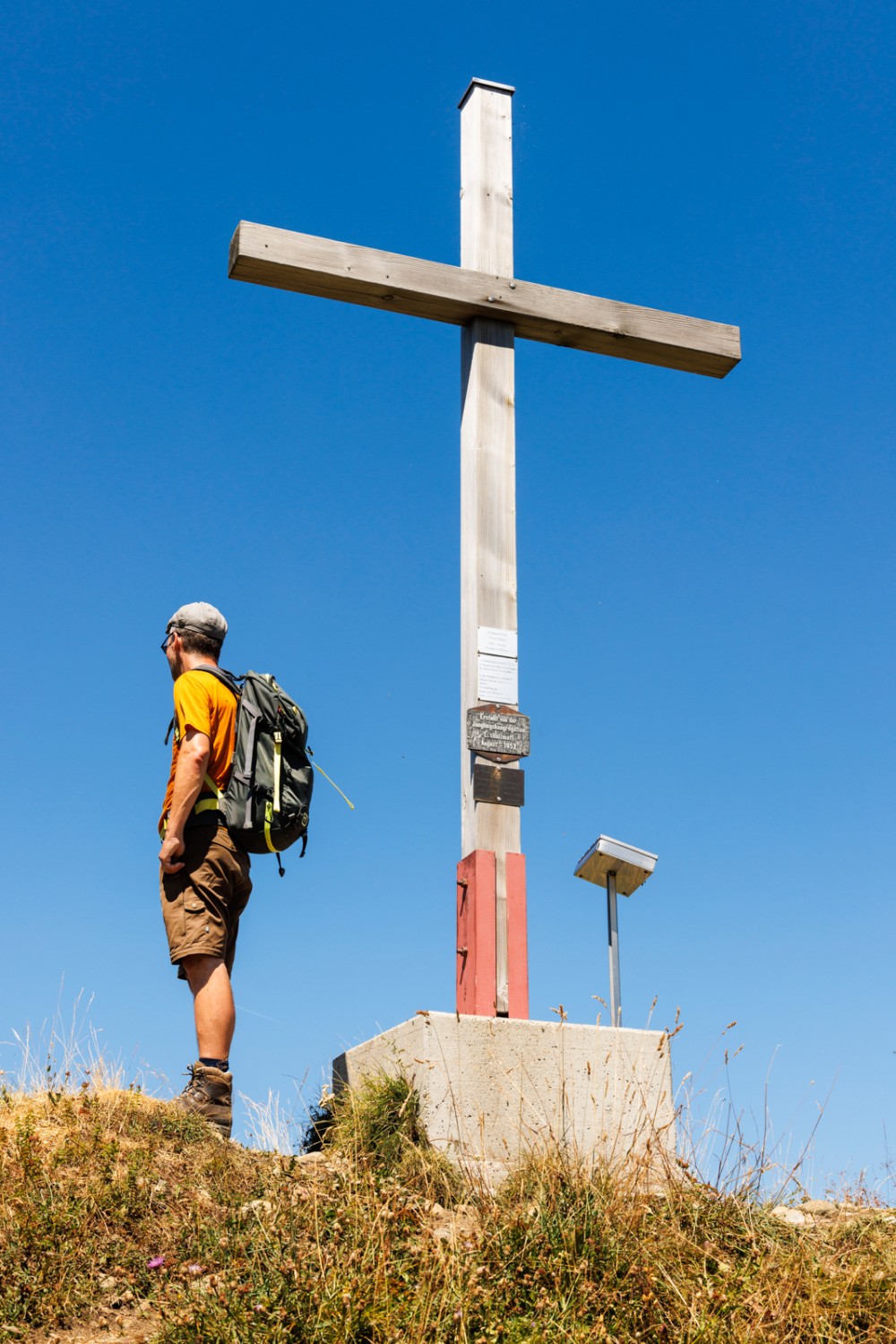 La croix plantée sur la Beichle ne se trouve pas du tout au sommet. Photo: Severin Nowacki
