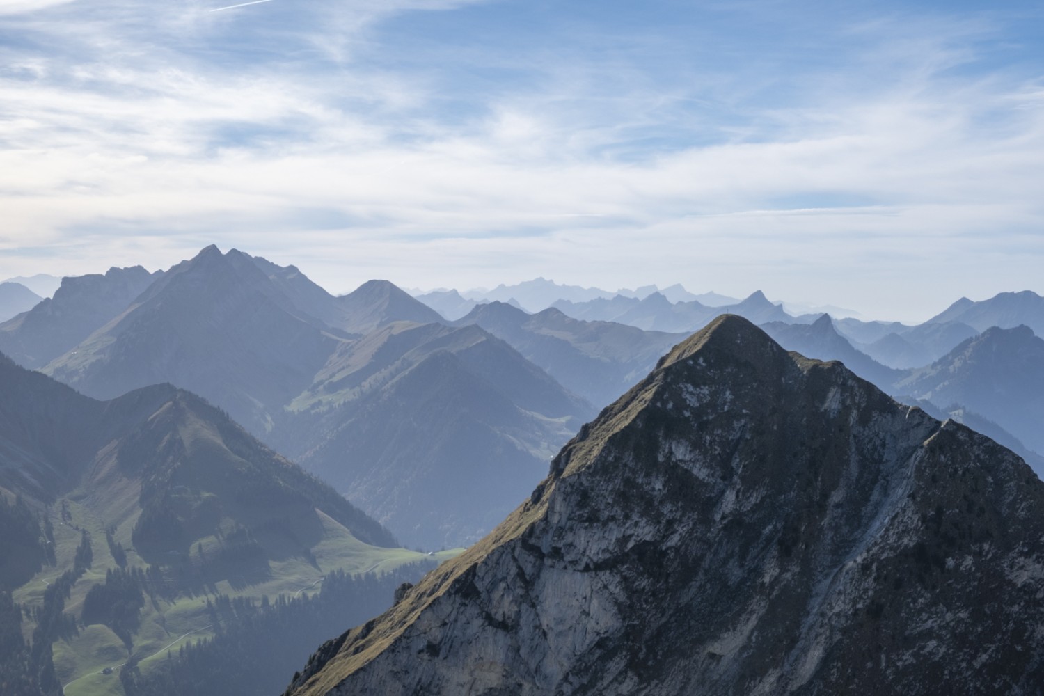 Vue sur les Préalpes fribourgeoises. Photo: Markus Ruff