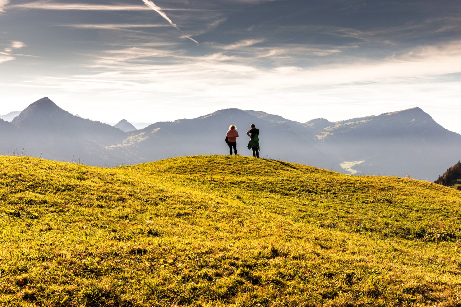 Ambiance vespérale peu après la Mostelegg. A gauche la Hoflue, au milieu le Rigi Scheidegg, à droite le Kulm. Photo: Severin Nowacki