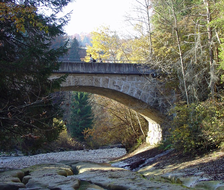 Bei der alten Schwarzwasserbrücke.
Bilder: Schweizer Wanderwege