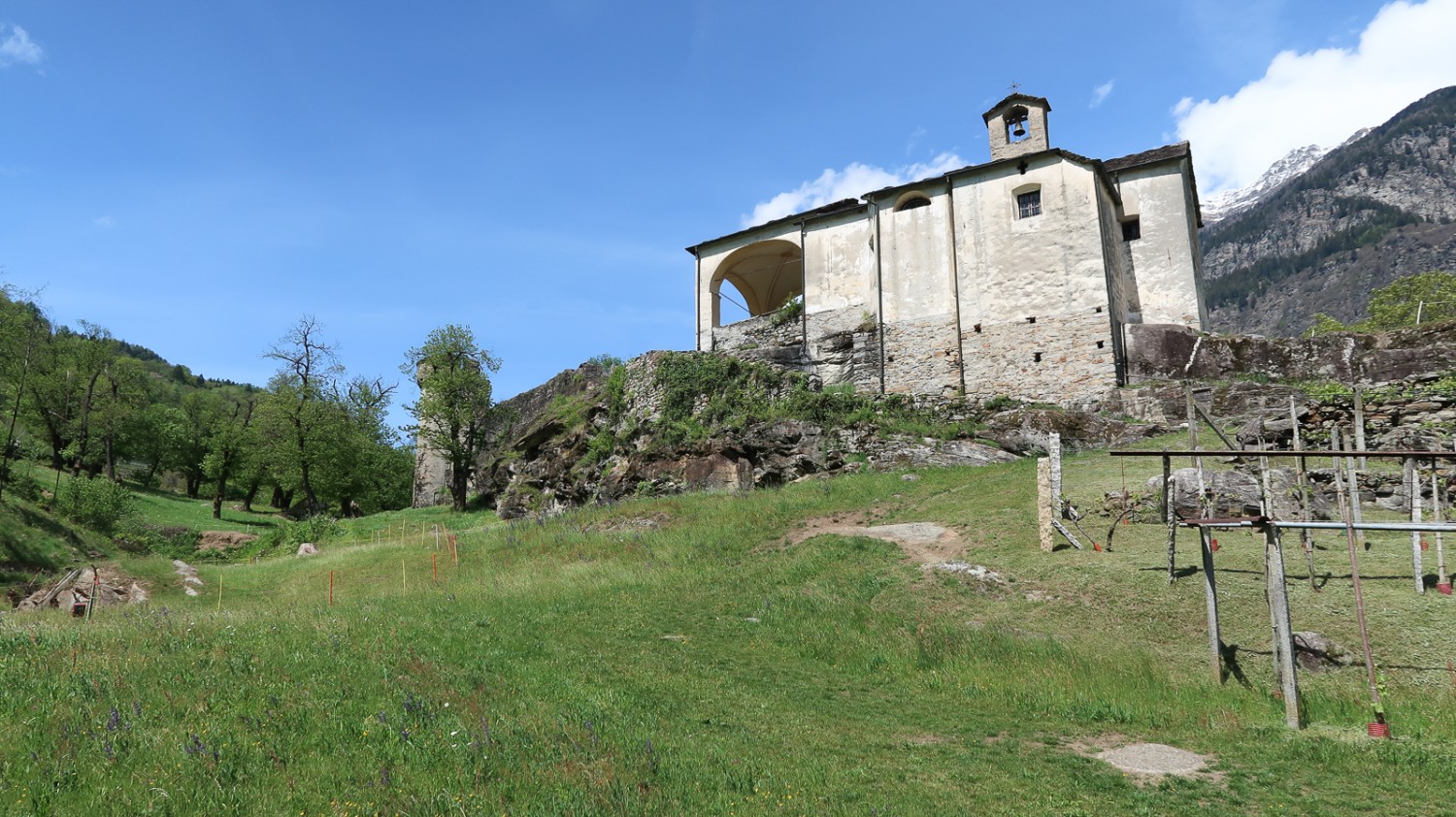 Une chapelle, peu avant le Castello di Seravalle. Bild: Loïc von Matt