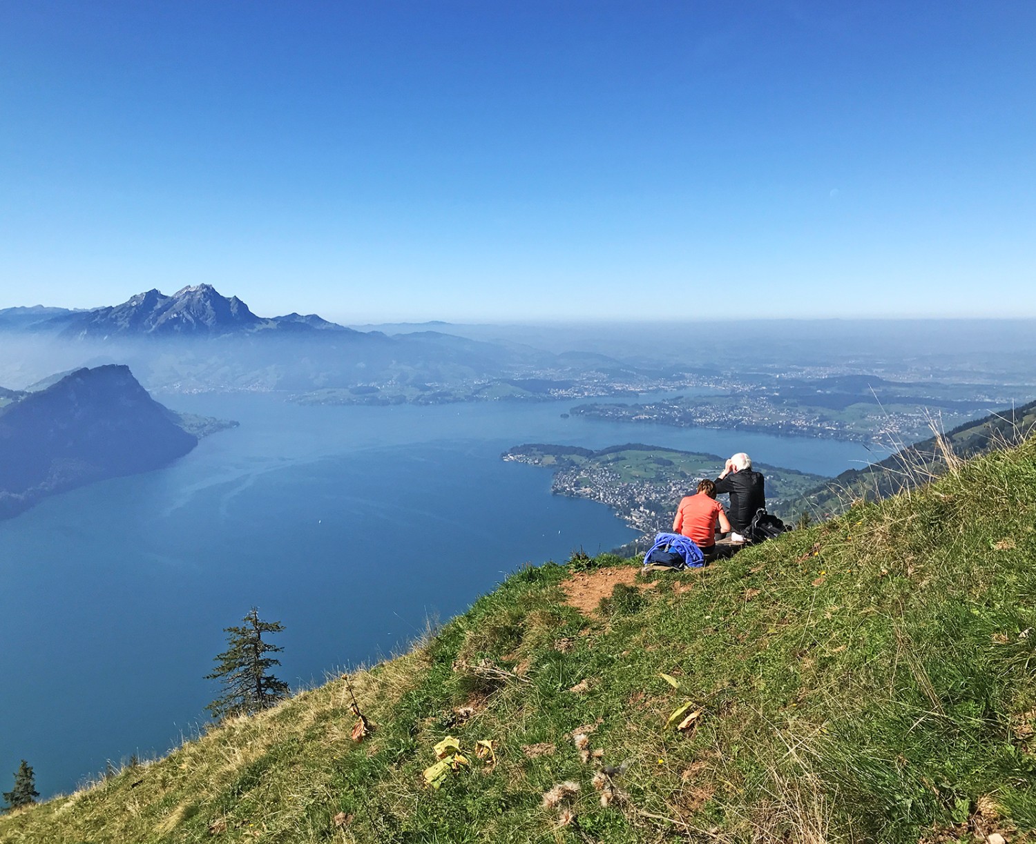Blick nach Luzern und Pilatus.
