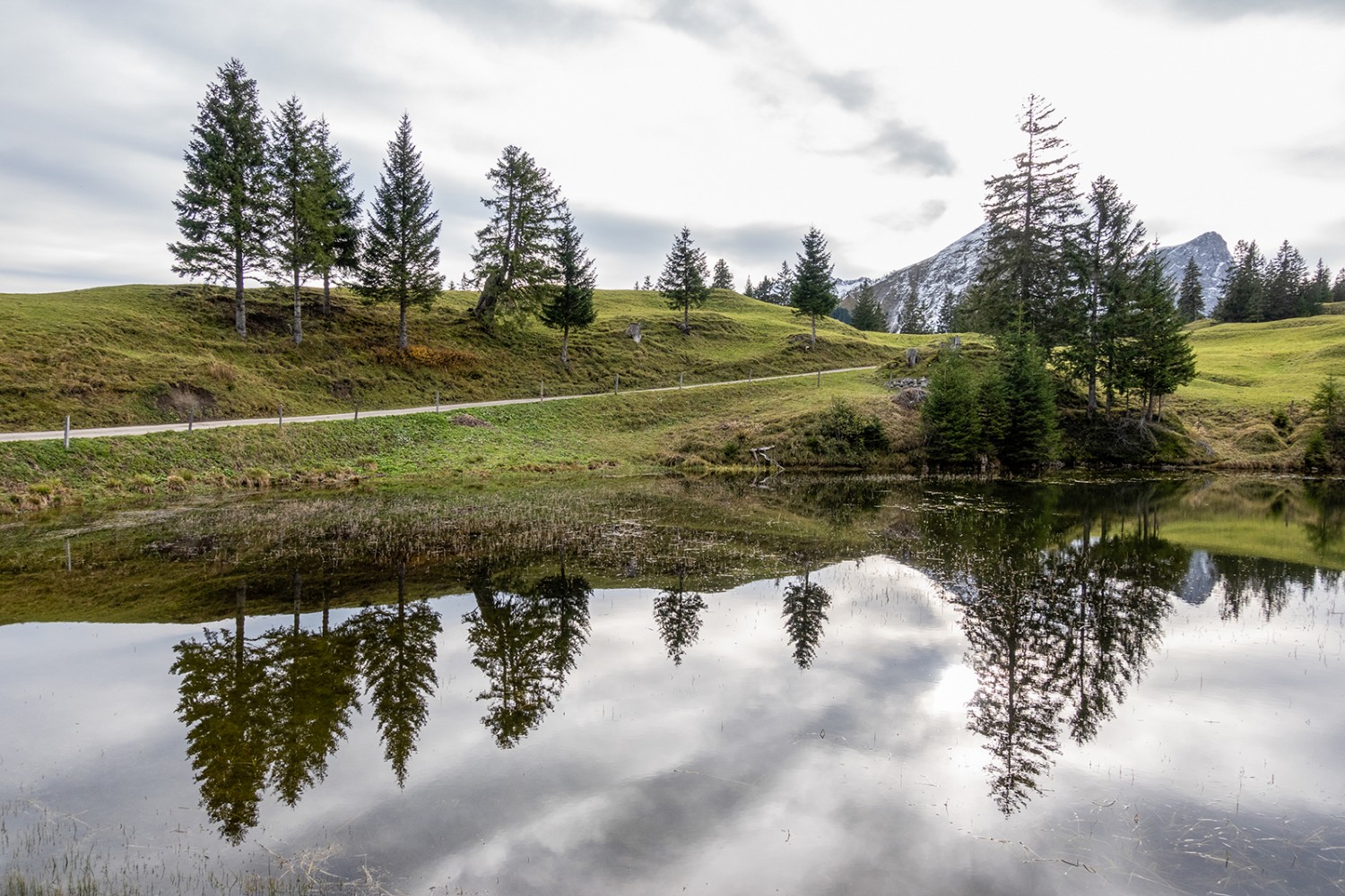 Un lac sans nom près du col du Glaubenbielen.