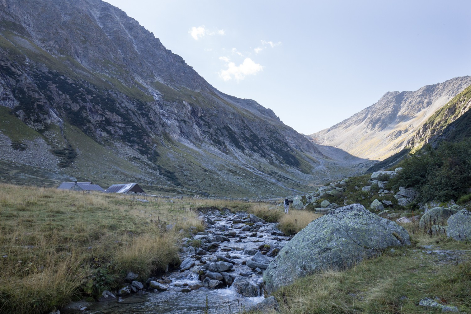 Auf dem Weg Richtung Alp Obermatt. Im Hintergrund sieht man bereits die Fellilücke. Bild: Daniel Fleuti