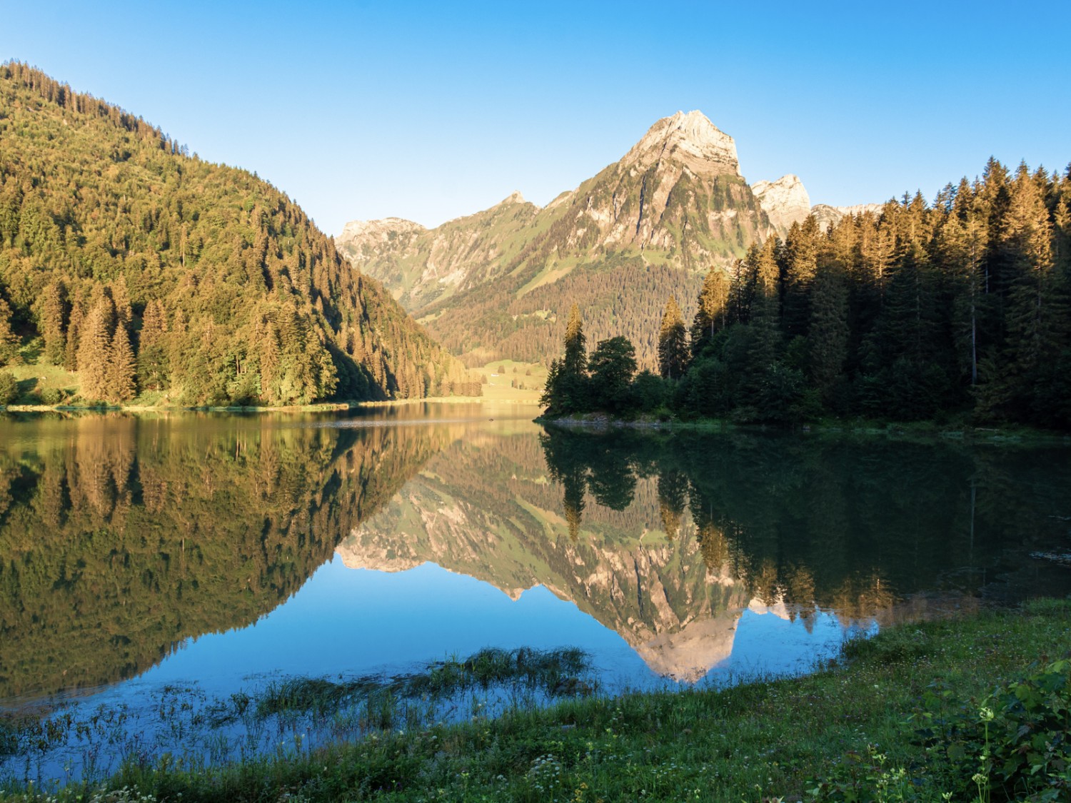 Reflet du Brünnelistock dans les eaux claires de l’Obersee. Photo: Franz Ulrich