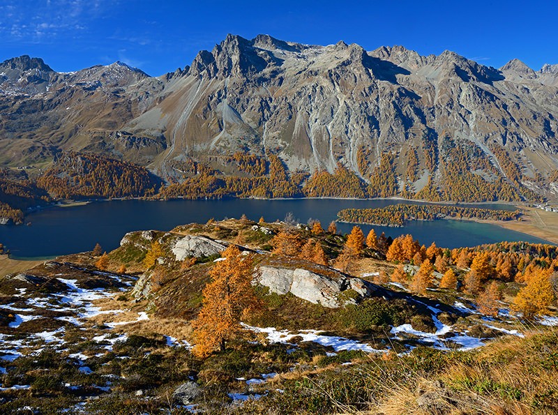 Un chemin panoramique passant par le Muott’Ota mène dans le Val Fex. Photos: Christoph Sonderegger