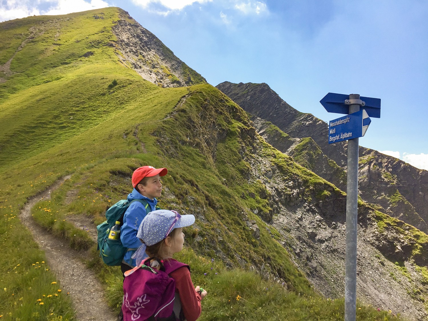 Le chemin de randonnée alpine longe la crête jusqu’au Vilan.
Photos: Rémy Kappeler
