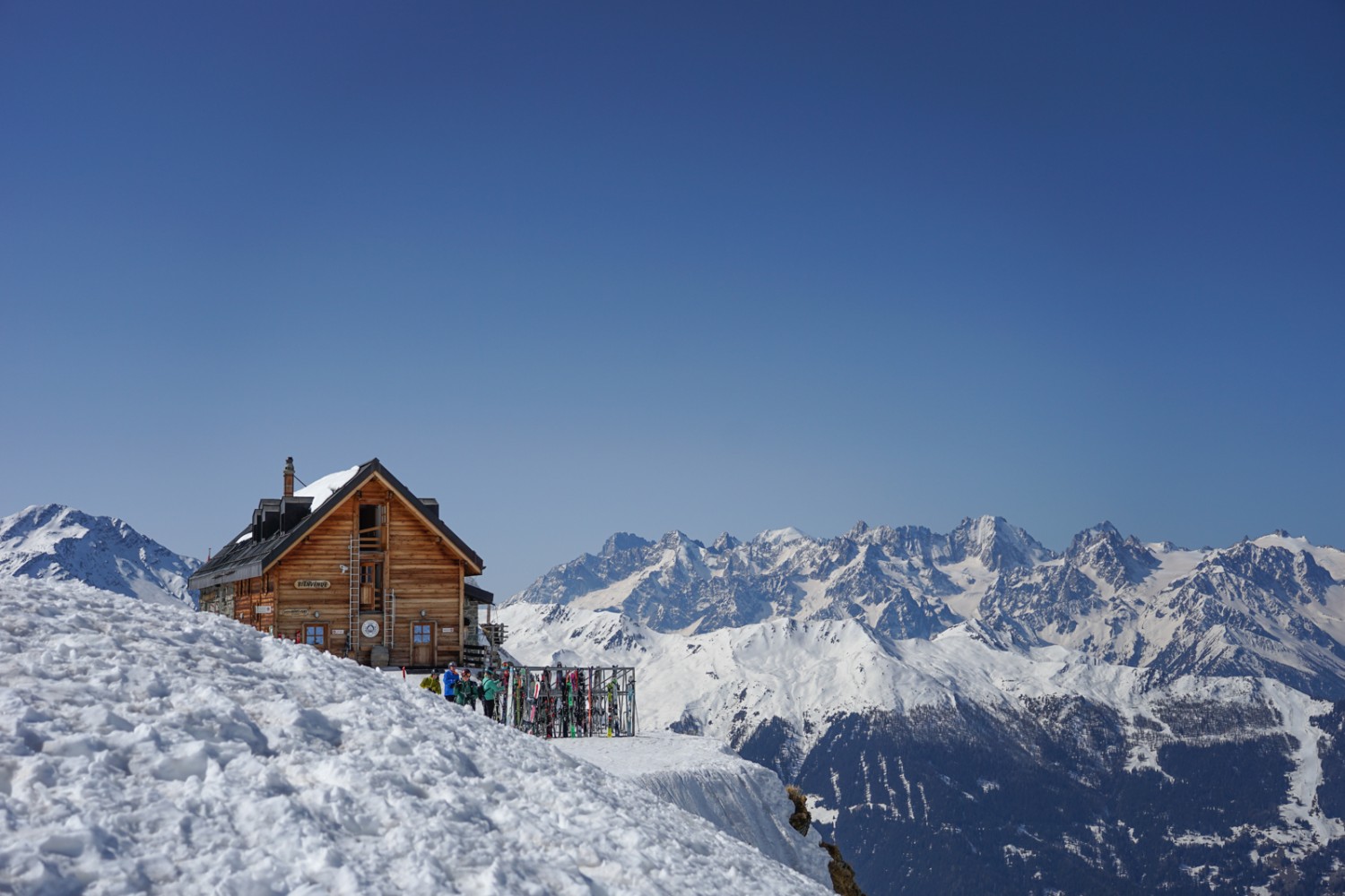 Die SAC-Hütte Mont Fort ist Zeuge aus einer Zeit, als man noch zu Fuss auf die Berge stieg. Bild: Reto Wissmann