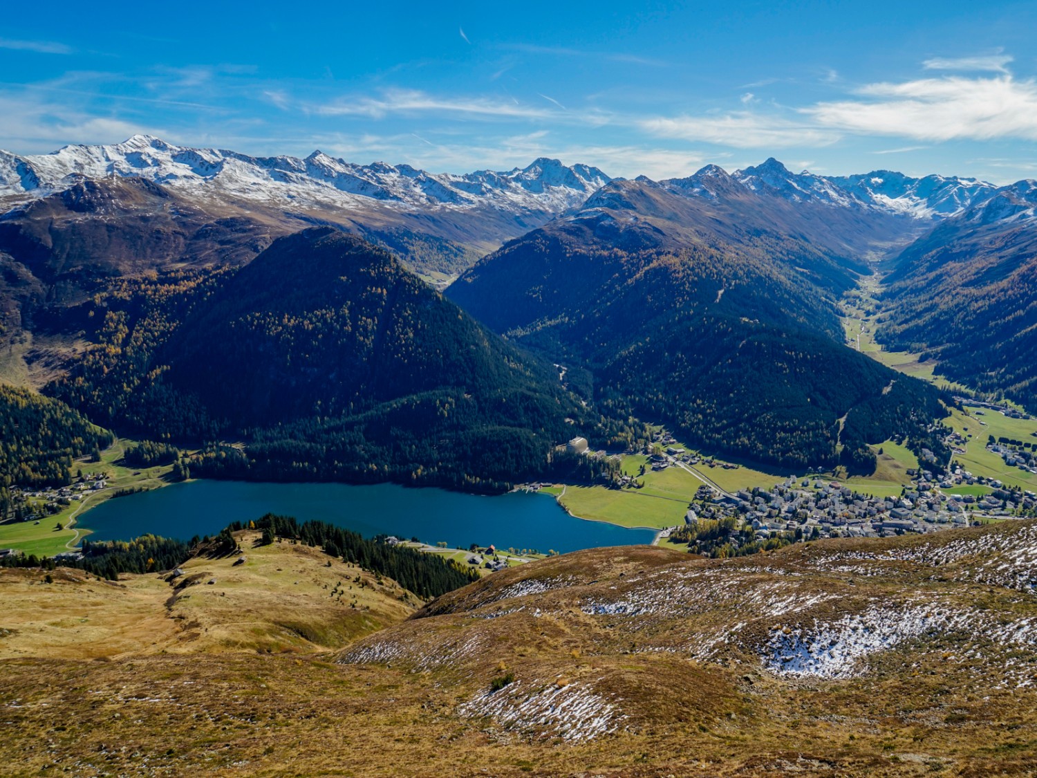 Le lac de Davos et la longue vallée du Dischmatal. Photo: Fredy Joss
