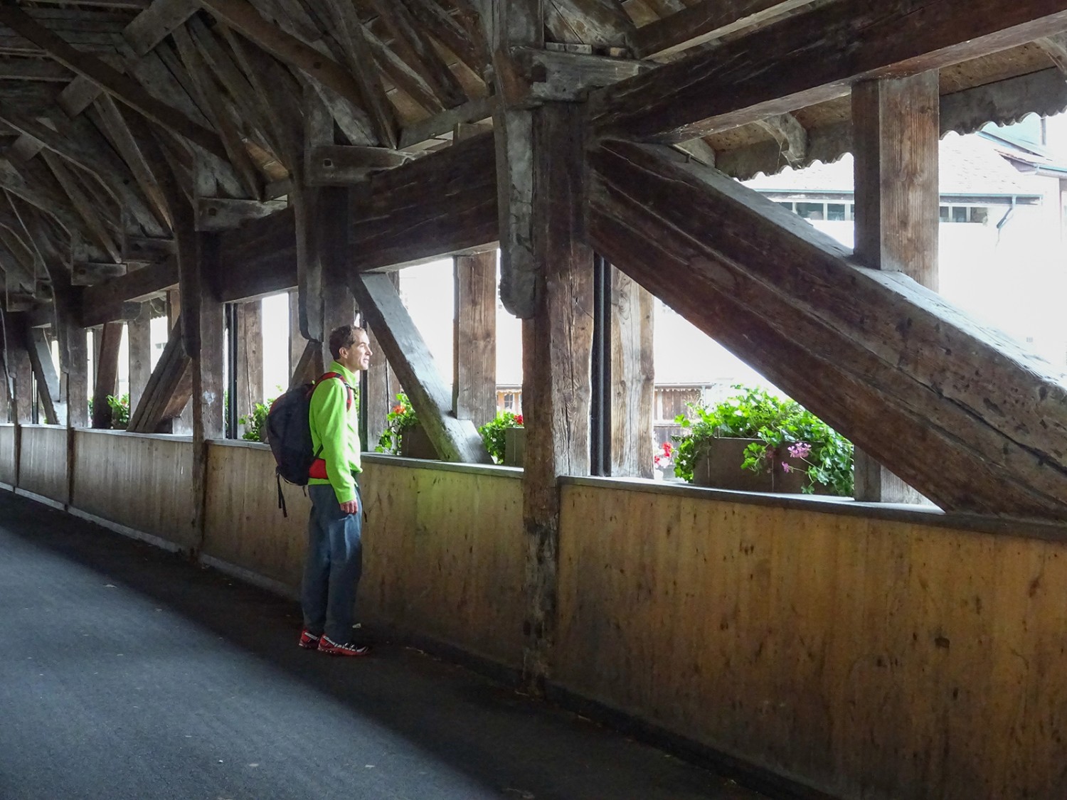 Die Pont de Berne führt über die Saane in die Altstadt von Freiburg.