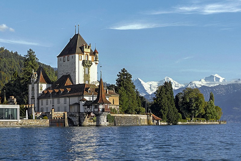 Le château d’Oberhofen, au bord du lac de Thoune. Photo: Alexander Gempeler