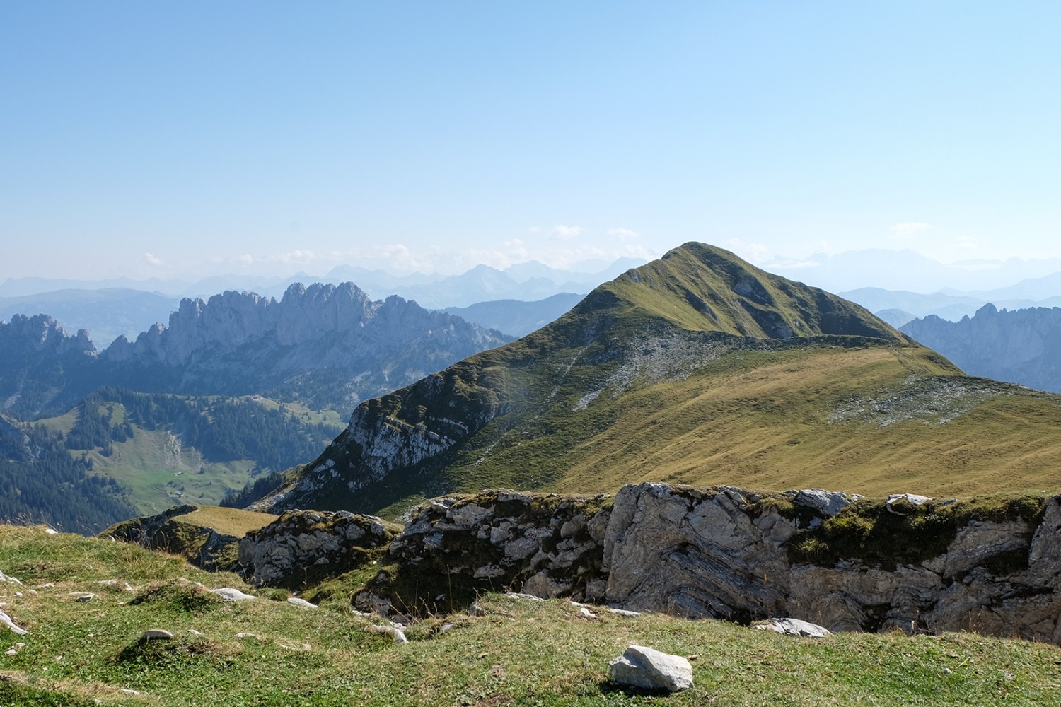 Le Cheval Blanc, l’un des deux sommets de la Hochmatt. Photos: Elsbeth Flüeler 