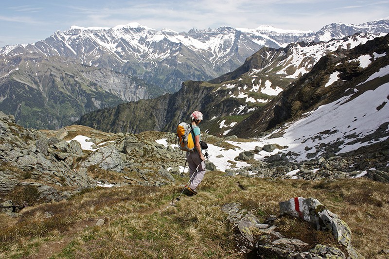 Une fois arrivé au col du Gandfurggele, on admire la vue sur le Piz Segnas et le Piz Sardona. Photos: A.-S. Scholl