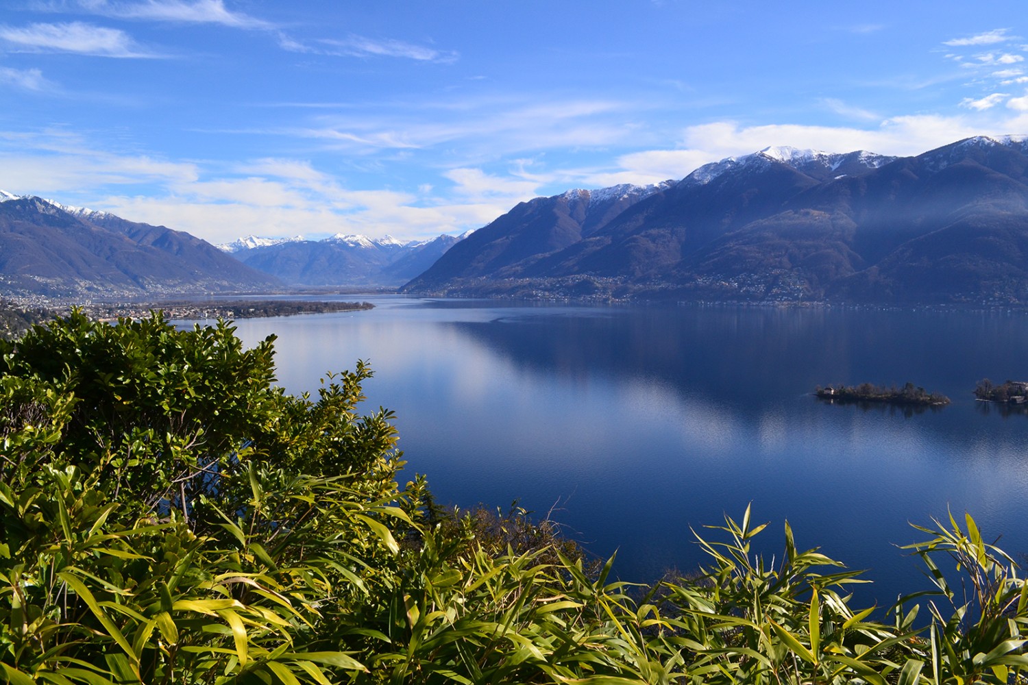 Vue de Ronco sopra Ascona sur le lac Majeur en direction d’Ascona.
Photos : Sabine Joss