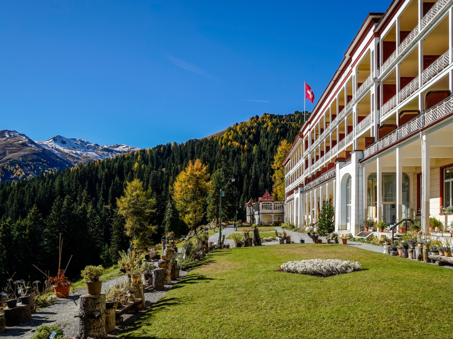 Devant l’actuel hôtel de montagne Schatzalp, qui était autrefois un sanatorium. Photo: Fredy Joss