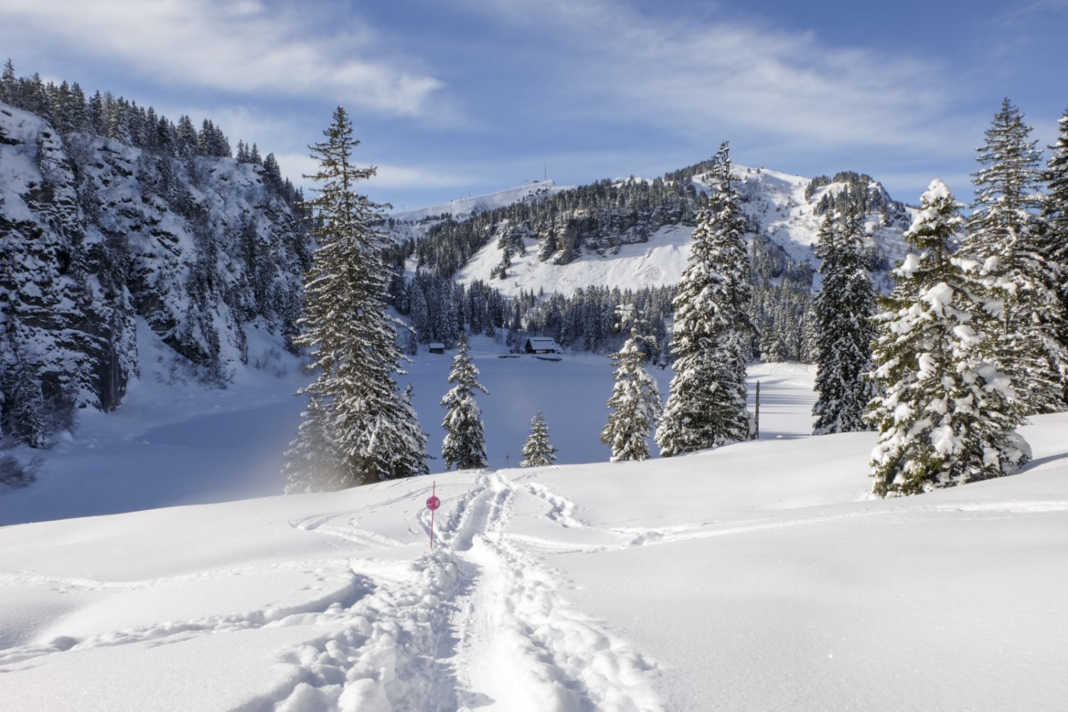 Le lac des Chavonnes, perle gelée des Alpes vaudoises durant l’hiver.
Photo: Elsbeth Flüeler