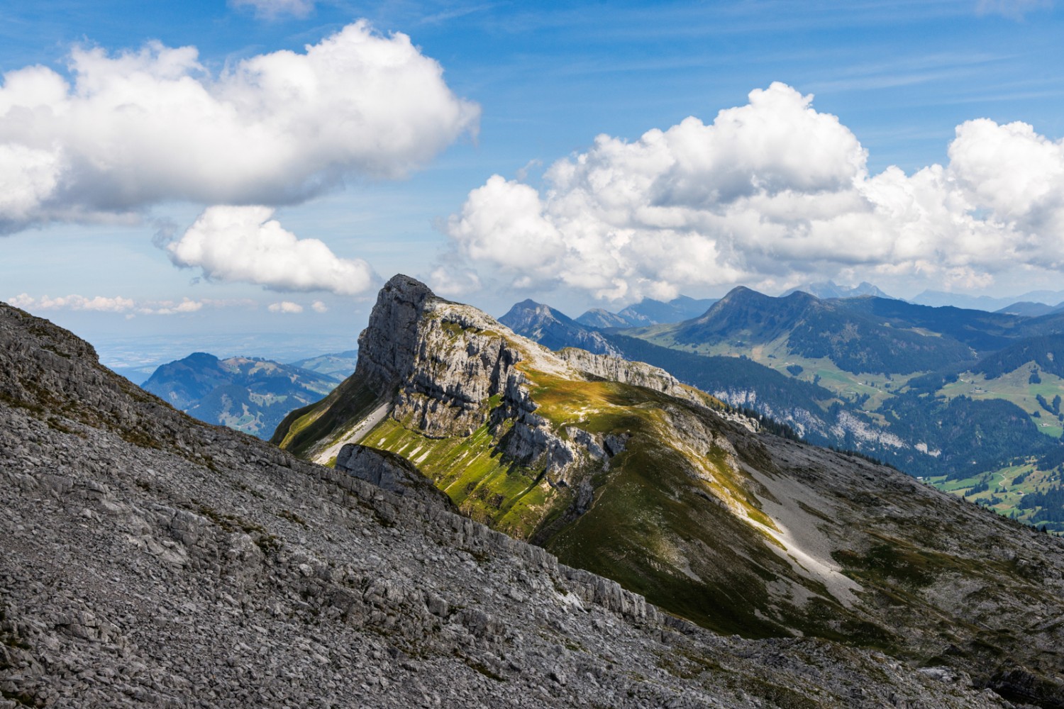 Le sommet du Hängst offre une belle vue sur l’Entlebuch. Photo: Severin Nowacki
