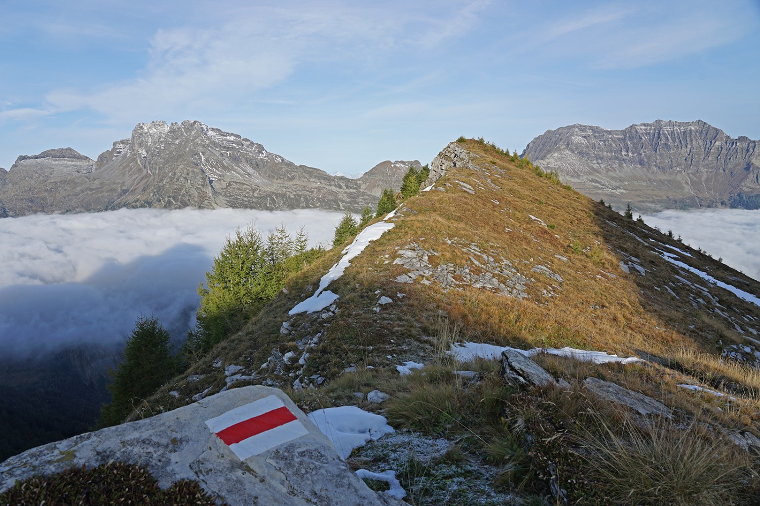 Dans le Val Calanca, le brouillard est rare et ne monte pas jusqu’au sentier d’altitude.