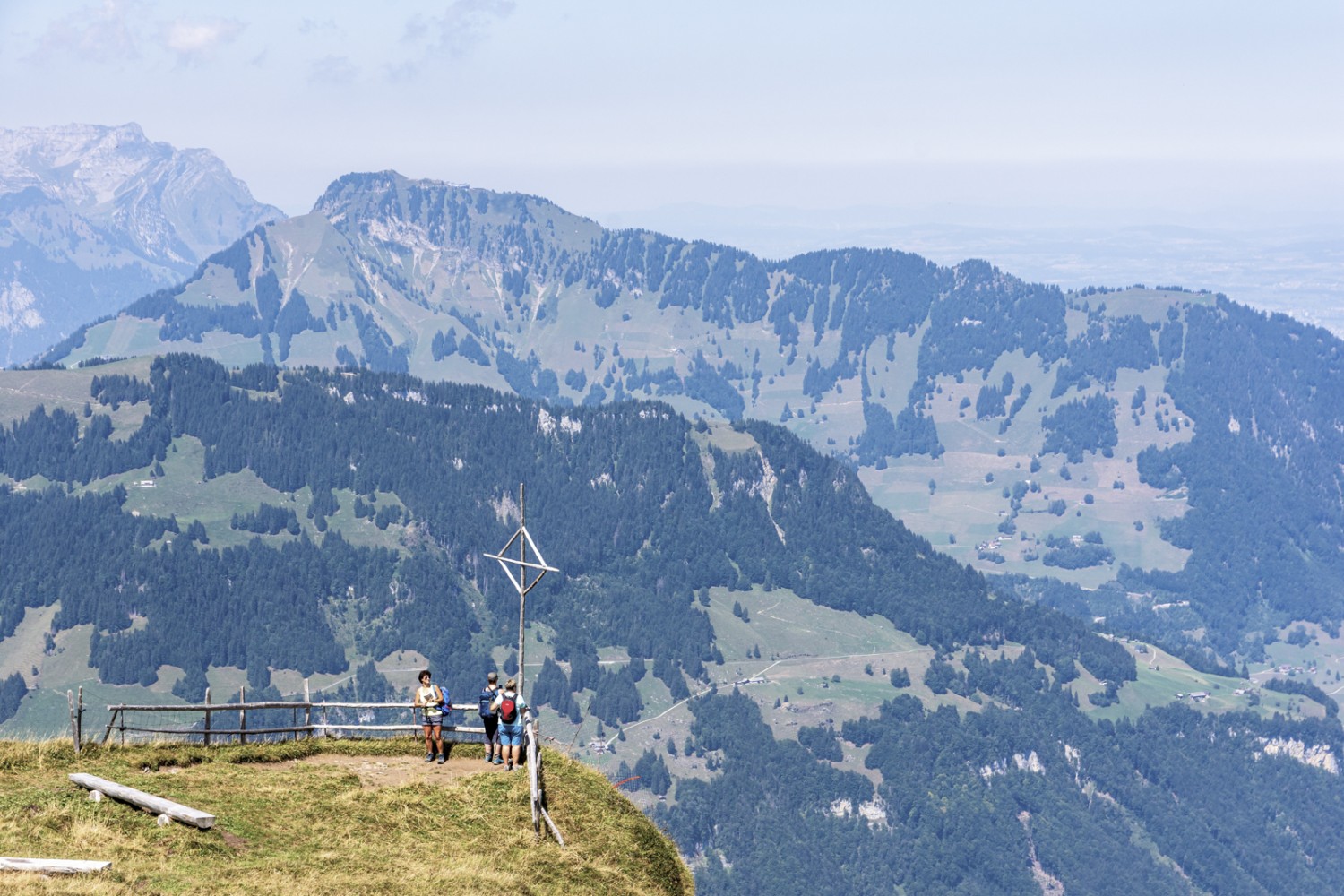 De nombreux endroits invitent à faire une pause: ici en profitant de la vue sur le Stanserhorn. Photo: Franz Ulrich