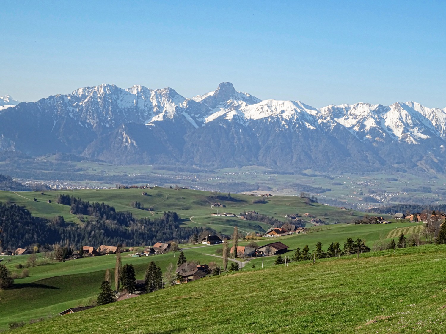Les Alpes bernoises sous un frais manteau de neige printanière.
Photo: Sabine Joss