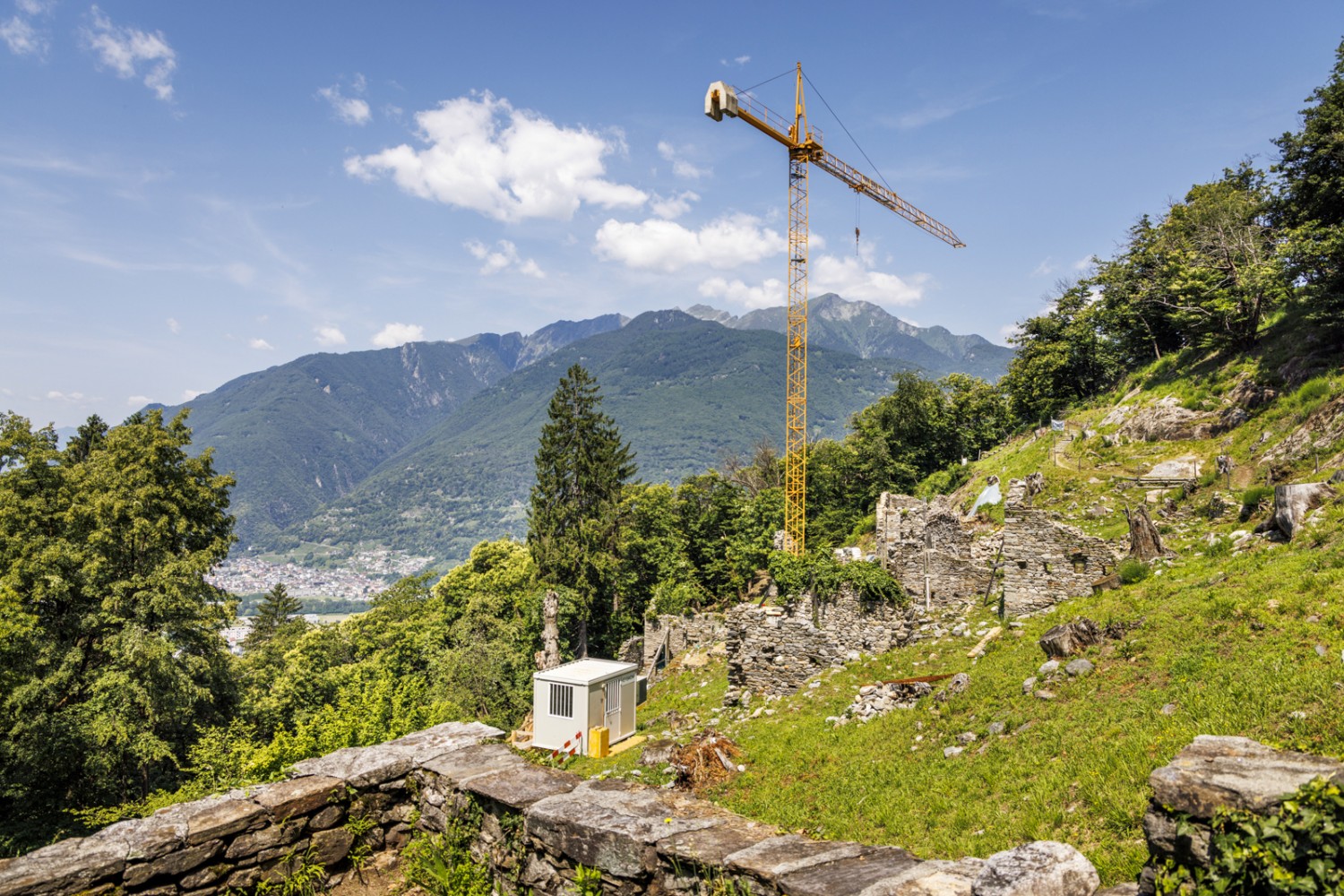 La seconda parte dell’escursione conduce alle rovine del misterioso villaggio fantasma di Prada. Foto: Severin Nowacki