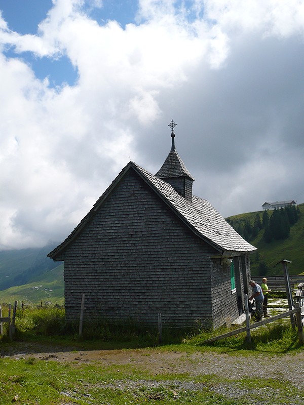 La petite chapelle en bois de Laucherenchappelen.