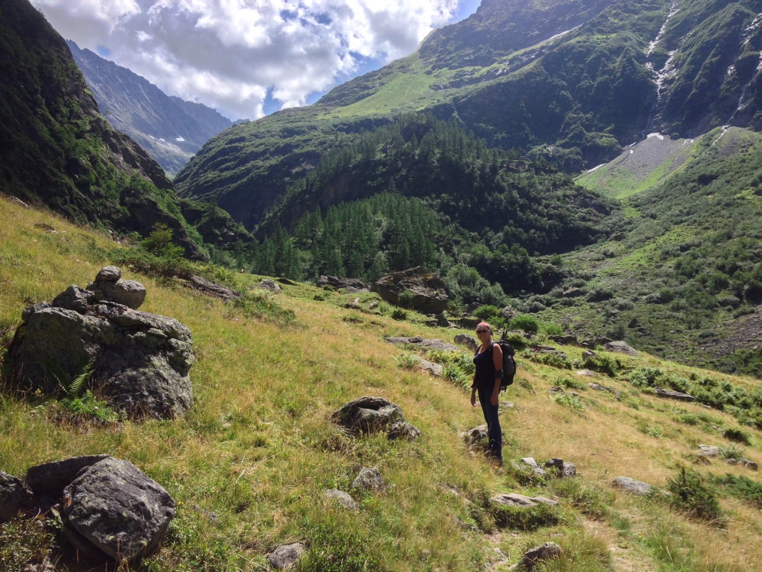 Le chemin monte dans la vallée sauvage d’Urbachtal. Photos: Claudia Peter
