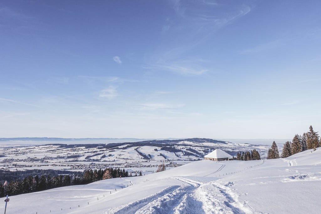 Après l’effort, le réconfort avec le magnifique Jura en ligne de mire. Photo: Lauriane Clément