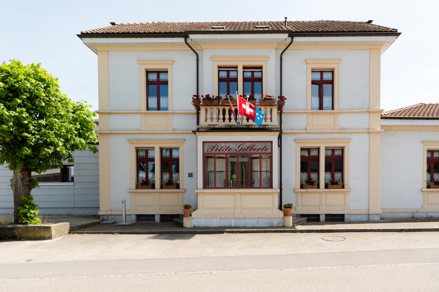 Start der Wanderung ist Courgenay. Im «Hôtel de la Gare» umsorgte Gilberte de Courgenay die Soldaten. Bild Raja Läubli