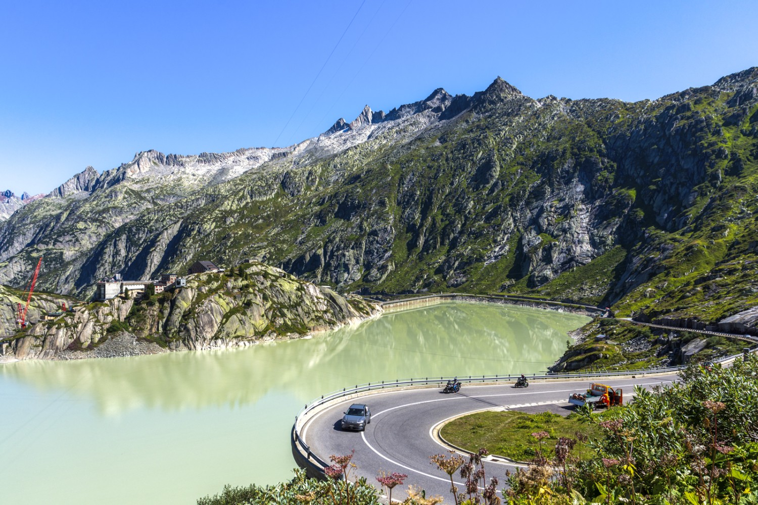 Tiefblick auf den Grimselsee. Bild: Franz Ulrich