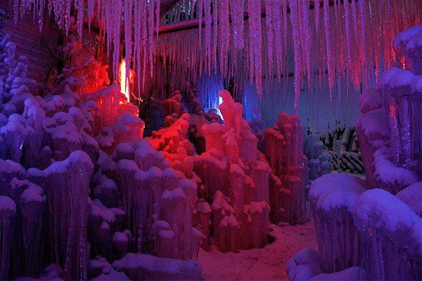 Le monde magique de palais de glace gelés.
Photo: Anne-Sophie Scholl