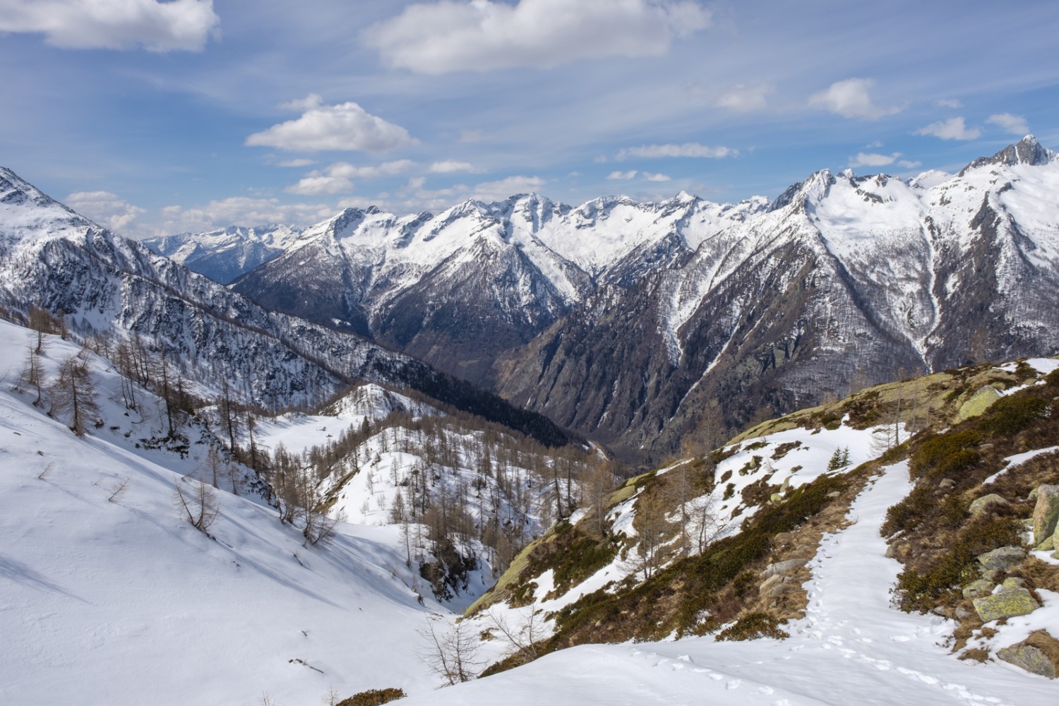 Vue de Corte Vacarisc sur le Val Lavizzara. Photo: Iris Kürschner
