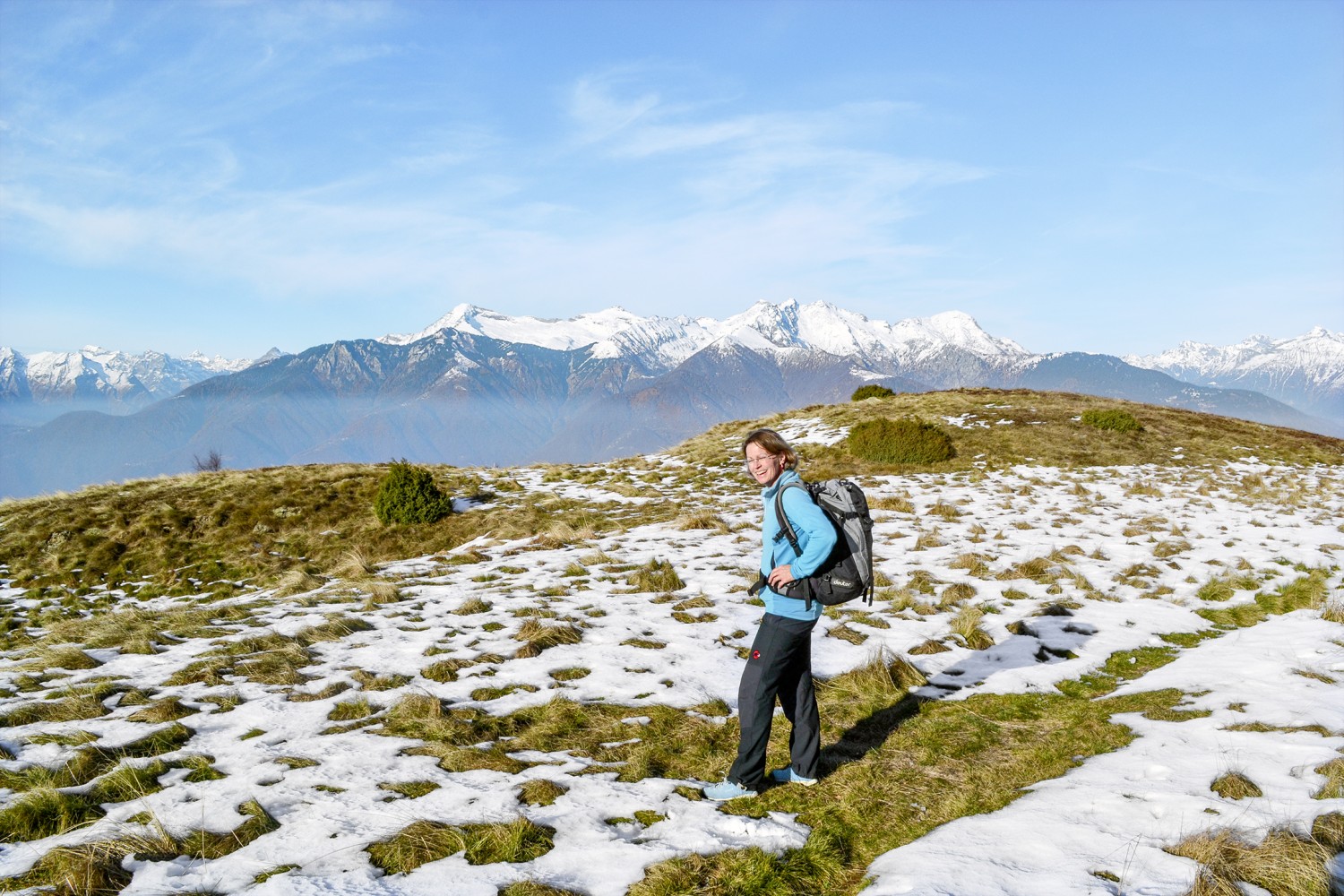 Sur la Cima di Medeglia, la première neige a déjà presque fondu. Au Pizzo di Vogorno et à la Cima dell’Uomo, au second plan, l’hiver a fait son apparition. Photo: Sabine Joss