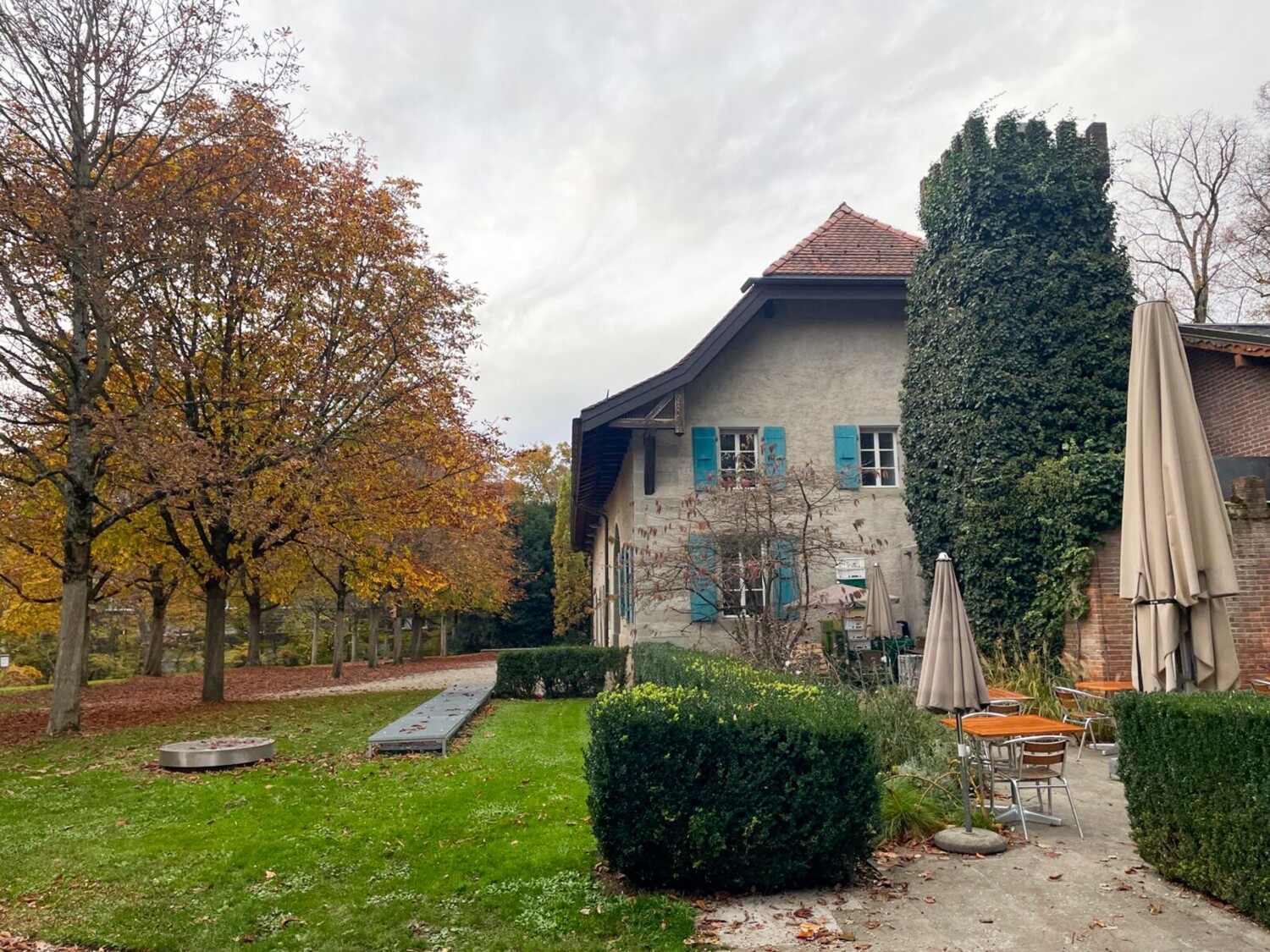 Le parc de l’Hermitage est idéal pour une pause.